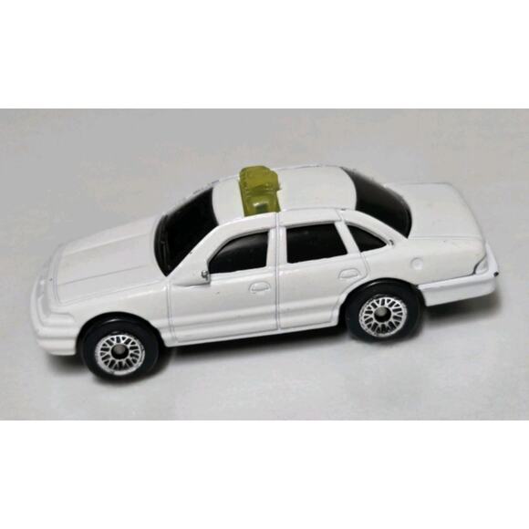 MCDONALD’S HAPPY MEAL 2002 MATCHBOX FORD CROWN VICTORIA - OHIO LICENSE PLATE #2 - Picture 5 of 5